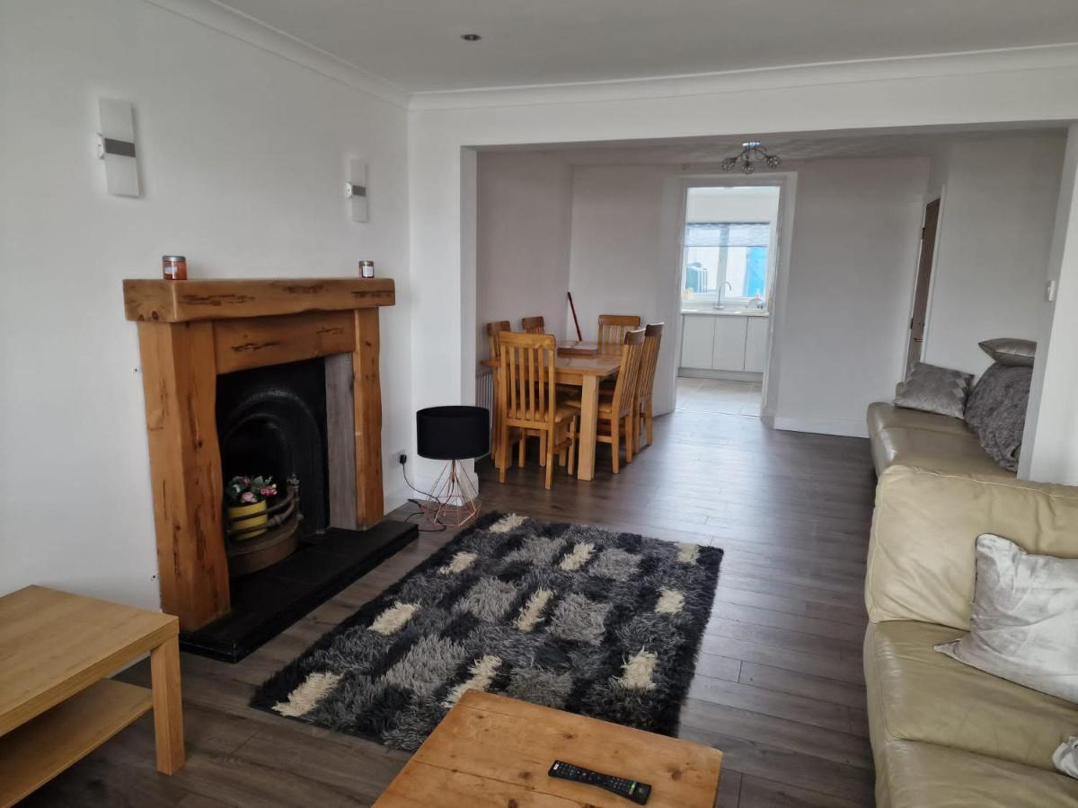 Enfield Street House Behind Portstewart Promenade With Partial Sea View From Front 3 Bed Sleeps 7 Villa Luaran gambar