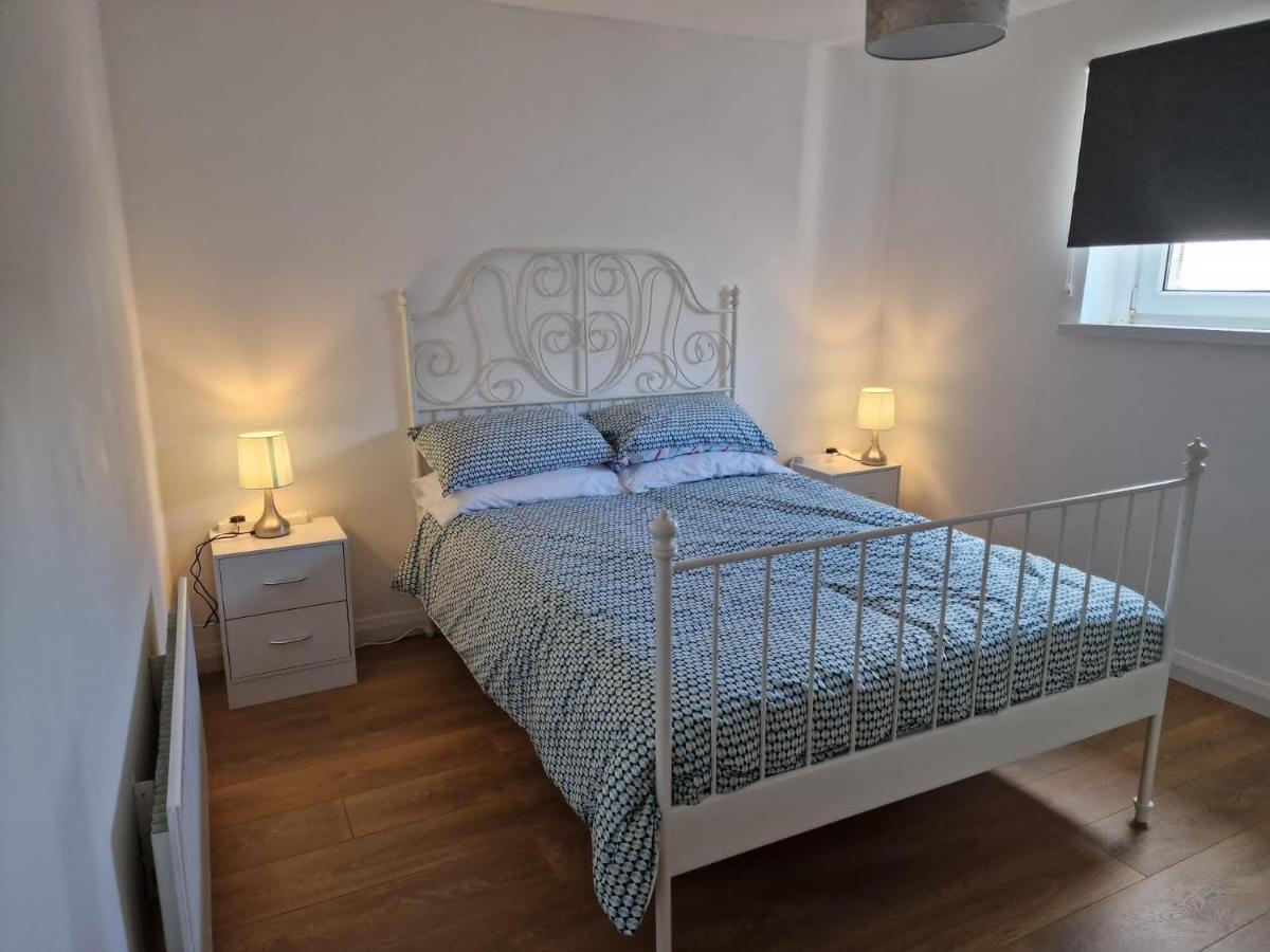 Enfield Street House Behind Portstewart Promenade With Partial Sea View From Front 3 Bed Sleeps 7 Villa Luaran gambar